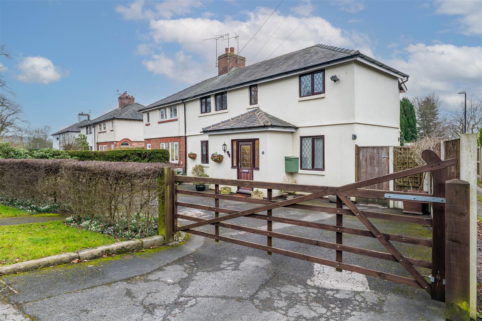 3 bed property in Gib Lane, Preston